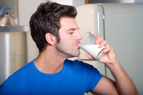 употребление тёплого молока при ларингоспазмах