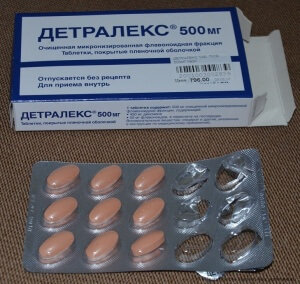 При лечении хронической формы геморроя рекомендуют Детралекс в форме таблеток