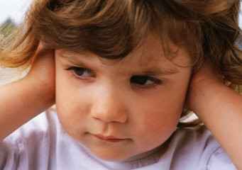 Боль в ушах у детей