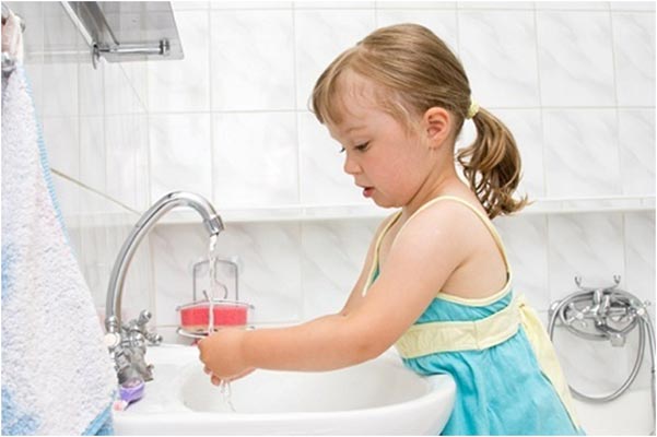 Профилактика кишечных инфекций - мытье рук.
