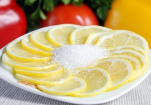 Лимон с сахаром - полезный и вкусный продукт