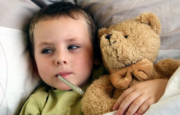 Чем лучше лечить насморк у ребенка