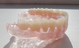 убные протезы акри фри могут быть использованы для восполнения любого количества зубов и даже при полном их отсутствии