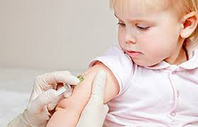 Проведение вакцинирования в поликлинике.